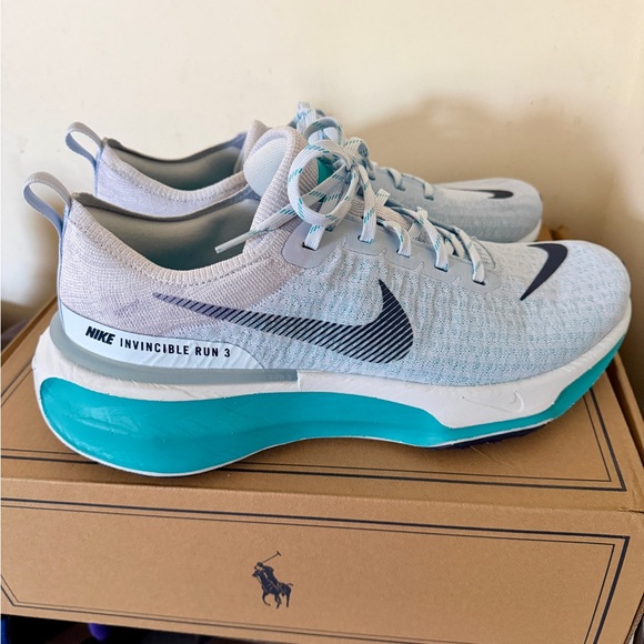 Nike Invincible Run 3 Light Blue Athletic Shoes